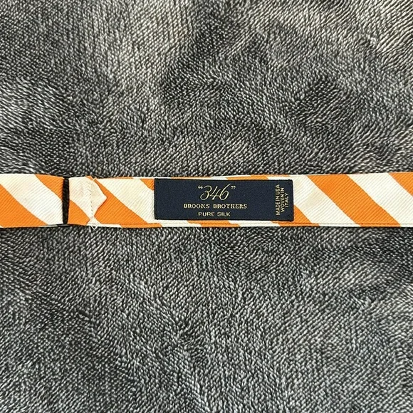 Brooks Brothers 346 Orange & White Adjustable 100% Silk bow tie - Picture 3 of 5